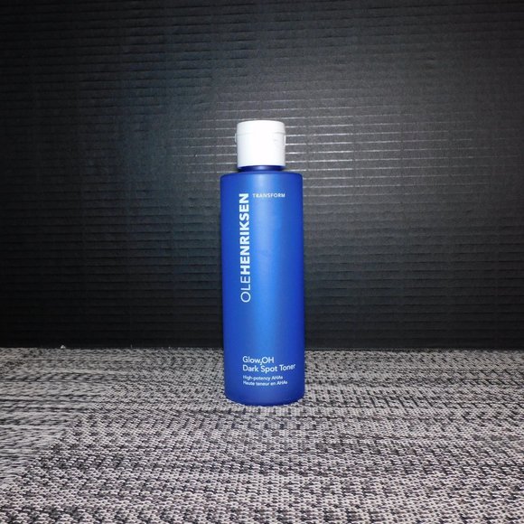 OLEHENRIKSEN Glow2OH 7% AHA Exfoliating Dark Spot Toner - Picture 1 of 3